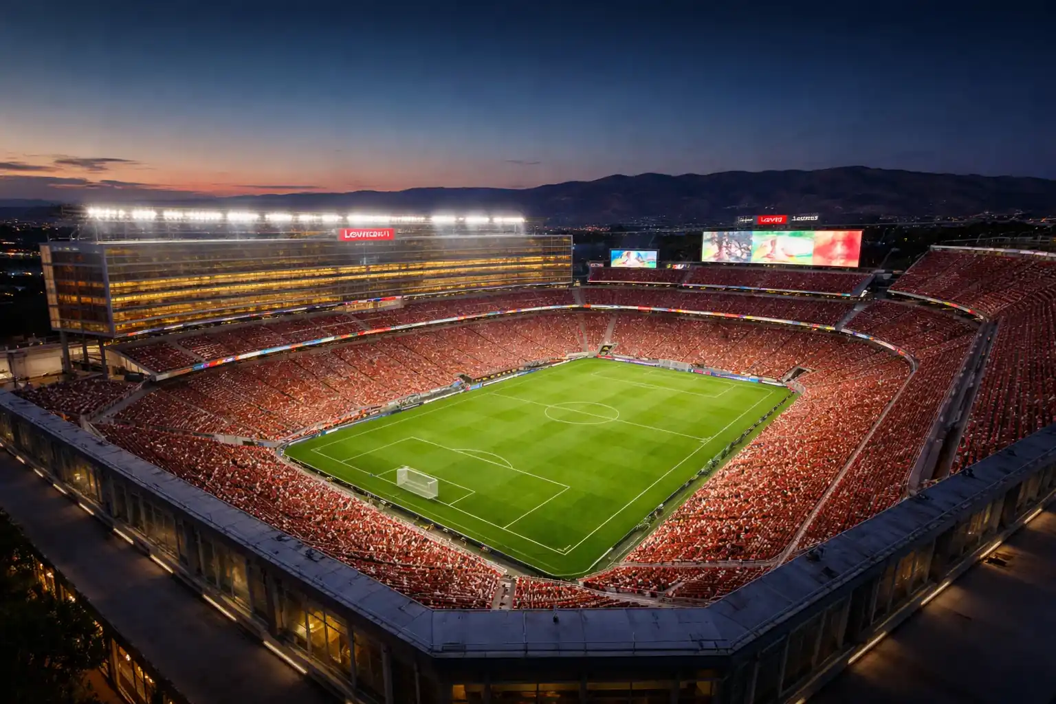 Levi's Stadium de Santa Clara en soirée avec pelouse de football prête pour le Mondial 2026